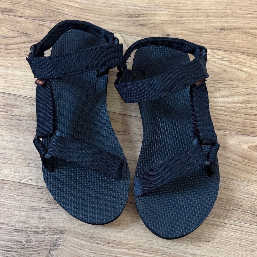 Cushionaire sandals
